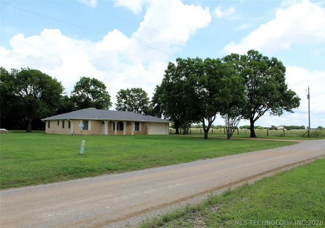 3rd image of 856 Sterret Rd, Calera, OK 74730 | MLS# 2620761