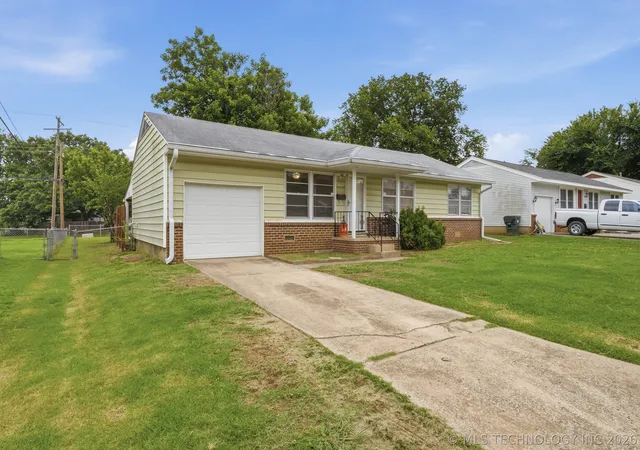 Homes for sale in Sapulpa, OK | 1917 S Scott St, Sapulpa, OK 74066 | MLS# 2621070