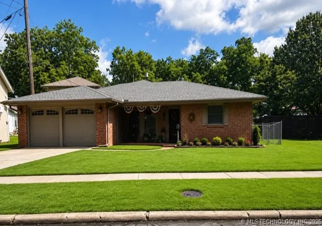 2nd image of 405 3rd Ave Sw, Ardmore, OK 73401 | MLS# 2621048