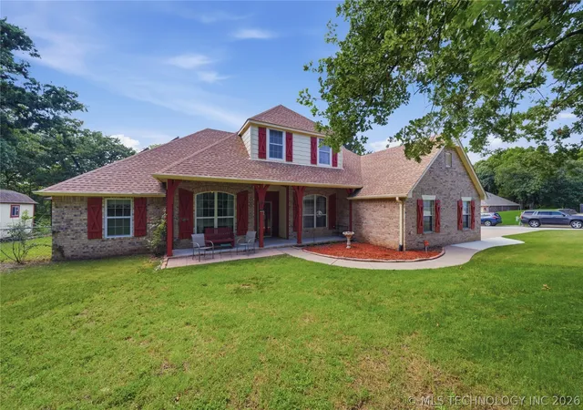 Photo 2 of Sale Pending at 202 S 173rd Westavenue, Sand Springs, OK 74063 | MLS# 2621033 | Listing updated on 2026-08-20
