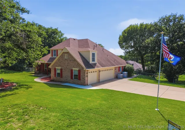 Photo 3 of Sale Pending at 202 S 173rd Westavenue, Sand Springs, OK 74063 | MLS# 2621033 | Listing updated on 2026-08-20