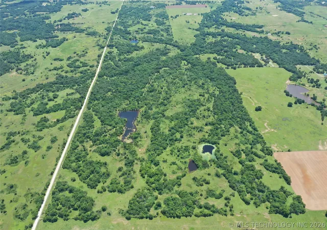 1st image of 8 N County Rd, Pauls Valley, OK 73075 | MLS# 2621133