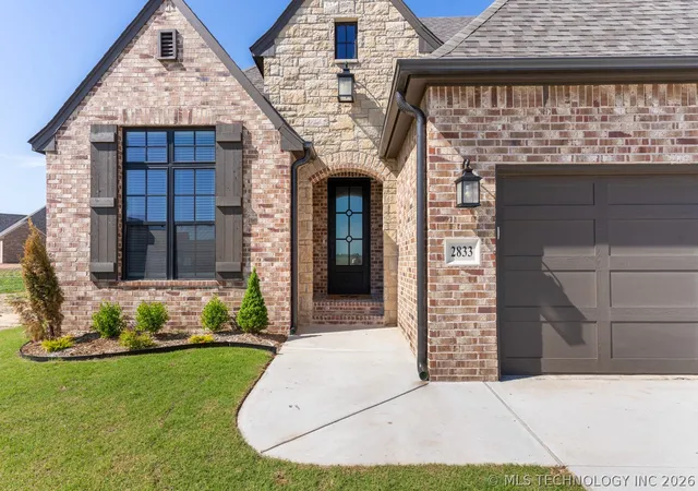 Photo 3 of Single family home for sale at 2833 E 142nd Street S, Bixby, OK 74008 | MLS# 2621144 | Listing updated on 2026-08-25