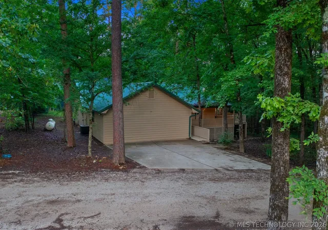 Photo 5 of Single family home for sale at 184 Cedar Crk Cir, Broken Bow, OK 74728 | MLS# 2621156 | Listing updated on 2026-08-20