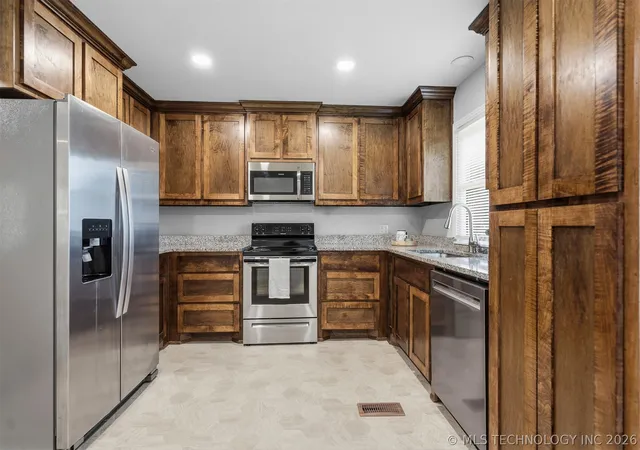 2nd image of 1103 University Blvd, Durant, OK 74701 | MLS# 2620758