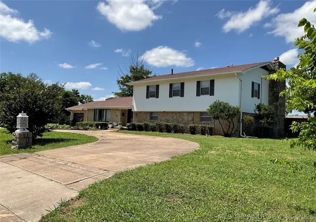 2nd image of 1201 E 4th St, Okmulgee, OK 74447 | MLS# 2620967
