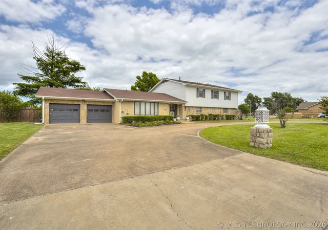 3rd image of 1201 E 4Th St, Okmulgee, OK 74447 | MLS# 2620967