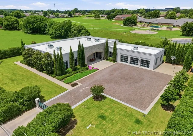 Photo 2 of Mansion for sale at 526 N Adams St S, Jenks, OK 74037 | MLS# 2621210 | Listing updated on 2026-06-17