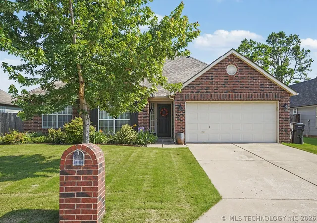 Homes for sale in Broken Arrow, OK | 19629 E 39th St, Broken Arrow, OK 74014 | MLS# 2620092