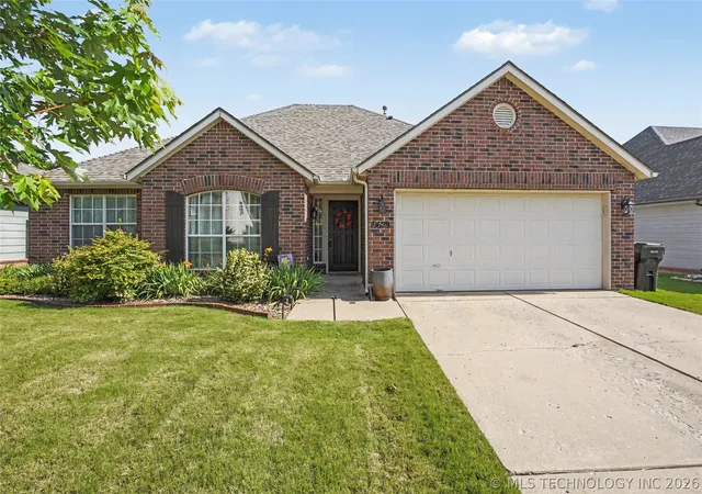 Homes for sale in Broken Arrow, OK | 19629 E 39th St, Broken Arrow, OK 74014 | MLS# 2620092
