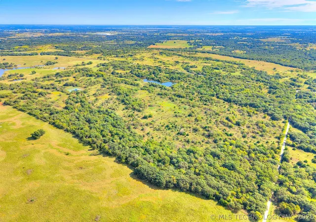 3rd image of 14 N County Rd, Pauls Valley, OK 73075 | MLS# 2621288
