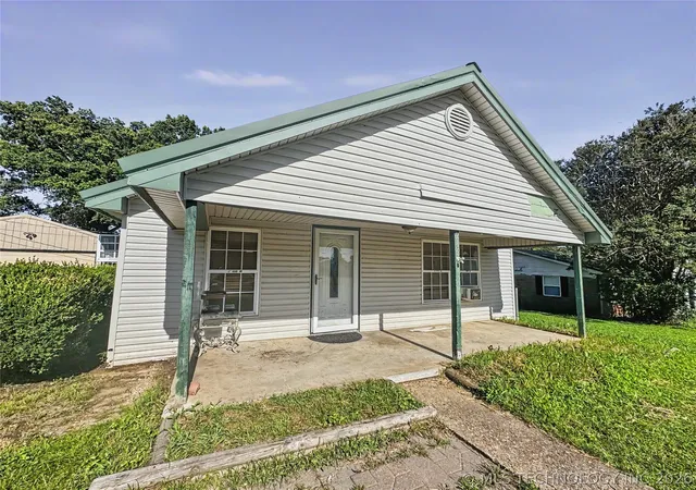 Photo 2 of Single family home for sale at 202 National Blvd, Fort Gibson, OK 74434 | MLS# 2621285 | Listing updated on 2026-08-20