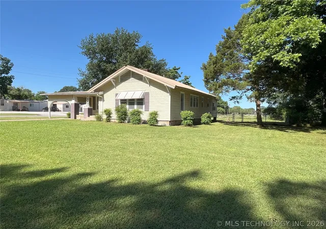 Homes for sale in Stigler, OK | 701 Nw 3rd St, Stigler, OK 74462 | MLS# 2621317
