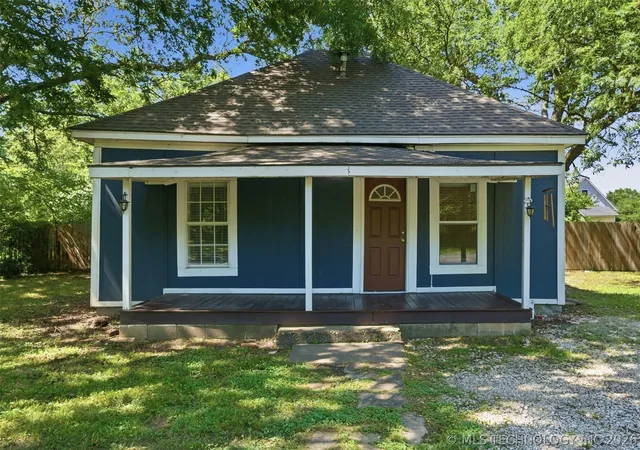 Homes for sale in Haskell, OK | 511 W Spruce St, Haskell, OK 74436 | MLS# 2621118