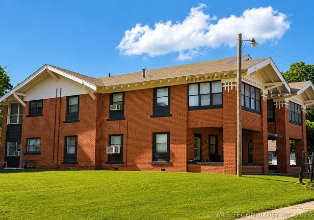 2nd image of 317 Nw A St, Ardmore, OK 73401 | MLS# 2621231