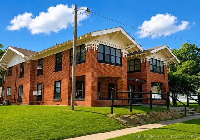 3rd image of 317 Nw A St, Ardmore, OK 73401 | MLS# 2621231