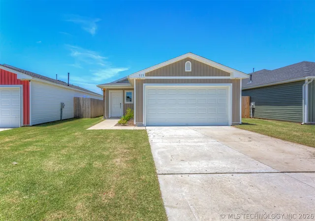 Homes for sale in Haskell, OK | 315 N Cattle Dr, Haskell, OK 74436 | MLS# 2621342