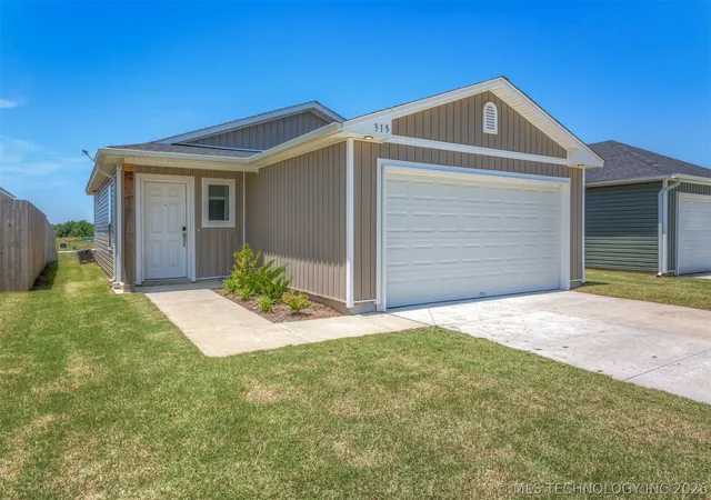 Homes for sale in Haskell, OK | 315 N Cattle Dr, Haskell, OK 74436 | MLS# 2621342