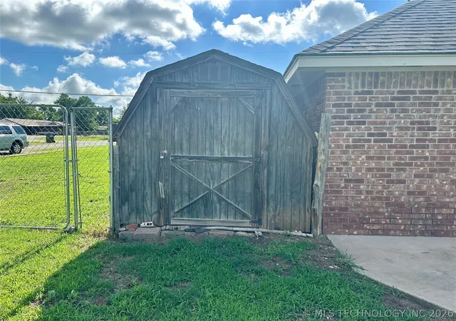 Homes for sale in Sulphur, OK | 1306 W 17th St, Sulphur, OK 73086 | MLS# 2621380
