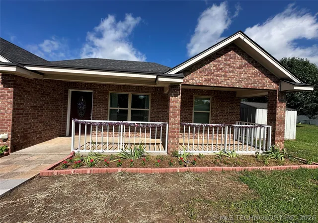 Homes for sale in Sulphur, OK | 1306 W 17th St, Sulphur, OK 73086 | MLS# 2621380