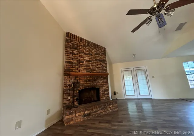 Photo 4 of Single family home for sale at 2707 S Oak Pl, Broken Arrow, OK 74012 | MLS# 2620829 | Listing updated on 2026-07-21
