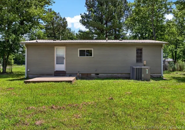Photo 3 of Sale Pending at 901 Morris St, Pocola, OK 74902 | MLS# 2621418 | Listing updated on 2026-10-06