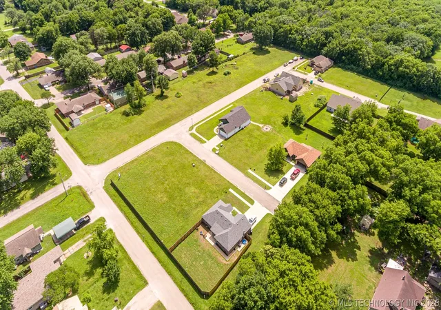 Homes for sale in Dewey, OK | 408 W 7Th St, Dewey, OK 74029 | MLS# 2621419
