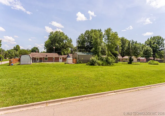 Homes for sale in Dewey, OK | 410 W 7th St, Dewey, OK 74029 | MLS# 2621421