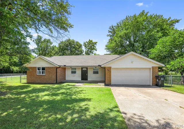Homes for sale in Oologah, OK | 485 S Maple St, Oologah, OK 74053 | MLS# 2621030