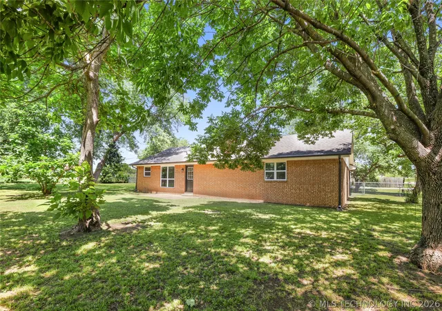 Homes for sale in Oologah, OK | 485 S Maple St, Oologah, OK 74053 | MLS# 2621030