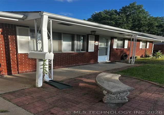 Homes for sale in Bartlesville, OK | 524 Sooner Rd, Bartlesville, OK 74003 | MLS# 2621441