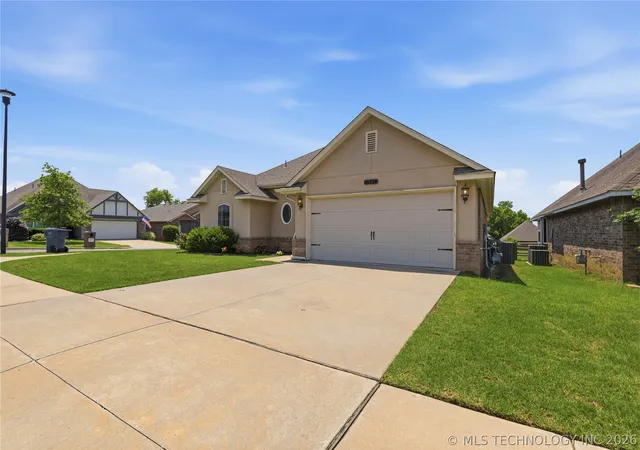 Homes for sale in Jenks, OK | 10714 Masters Cir, Jenks, OK 74037 | MLS# 2621270