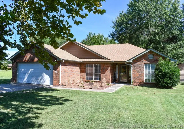 Homes for sale in Stigler, OK | 1108 Bermuda Dr, Stigler, OK 74462 | MLS# 2621470