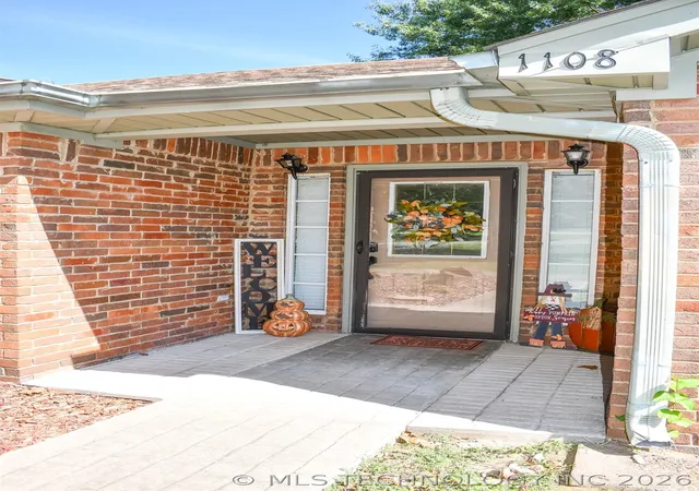Homes for sale in Stigler, OK | 1108 Bermuda Dr, Stigler, OK 74462 | MLS# 2621470
