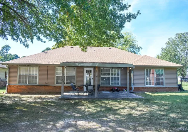 Homes for sale in Stigler, OK | 1108 Bermuda Dr, Stigler, OK 74462 | MLS# 2621470