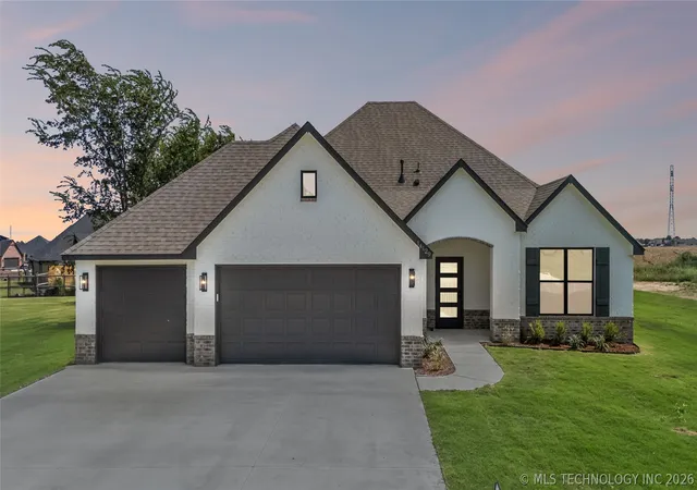 Homes for sale in Collinsville, OK | 14129 N 54th Eastavenue, Collinsville, OK 74021 | MLS# 2620055