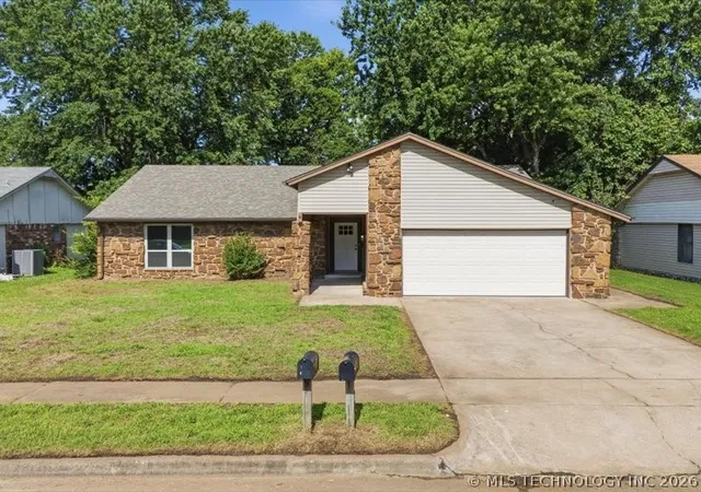 1st image of 1200 S 28th St, Broken Arrow, OK 74014 | MLS# 2621322