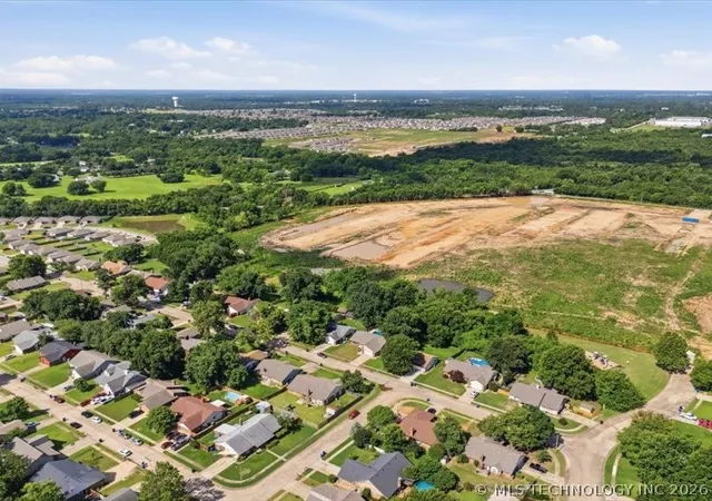 4th image of 1200 S 28Th St, Broken Arrow, OK 74014 | MLS# 2621322
