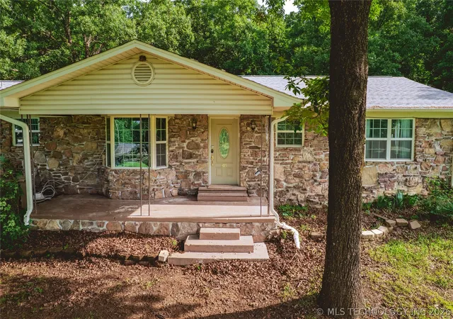 Homes for sale in Muldrow, OK | 505 Morgan Ln, Muldrow, OK 74948 | MLS# 2621242