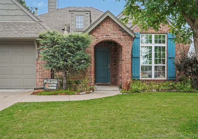 Photo 3 of Sale Pending at 7917 S Dogwood Ave, Broken Arrow, OK 74011 | MLS# 2619914 | Listing updated on 2026-08-28