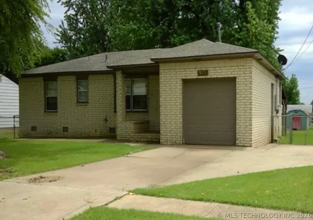 Homes for sale in Sand Springs, OK | 410 W 46th St, Sand Springs, OK 74063 | MLS# 2621376