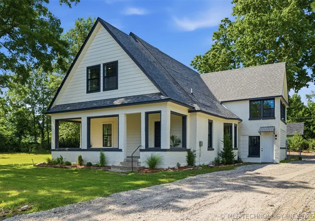 Photo 1 of Sale Pending at 1960 Augusta St, Muskogee, OK 74403 | MLS# 2621356 | Listing updated on 2026-08-26