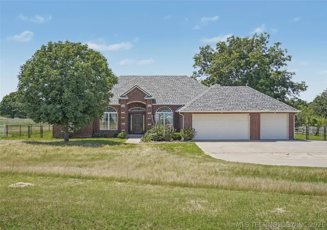 Homes for sale in Skiatook, OK | 18028 N Javine Hill Rd, Skiatook, OK 74070 | MLS# 2621181