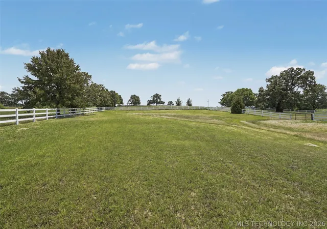 Homes for sale in Skiatook, OK | 18028 N Javine Hill Rd, Skiatook, OK 74070 | MLS# 2621181