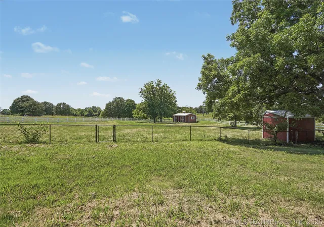 Homes for sale in Skiatook, OK | 18028 N Javine Hill Rd, Skiatook, OK 74070 | MLS# 2621181