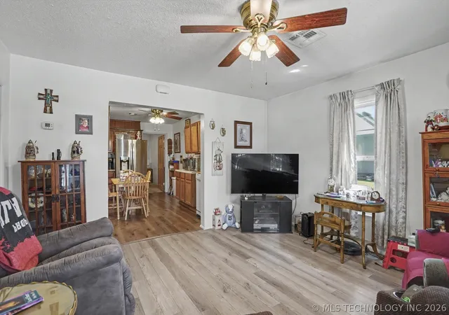 Homes for sale in Sapulpa, OK | 121 W Cleveland Ave, Sapulpa, OK 74066 | MLS# 2621555