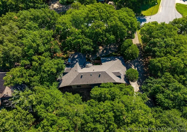 2nd image of 2717 Ridgeway St, Ardmore, OK 73401 | MLS# 2621572