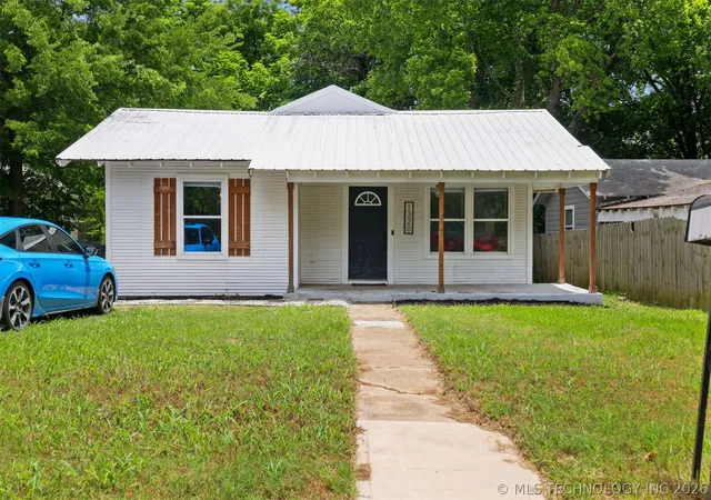 Homes for sale in Durant, OK | 1320 N 4th Ave, Durant, OK 74701 | MLS# 2621564