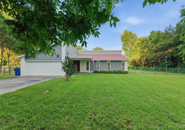 Photo 1 of Single family home for sale at 16525 203rd Eastavenue, Broken Arrow, OK 74014 | MLS# 2621654 | Listing updated on 2026-08-20