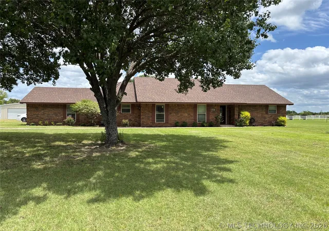 Homes for sale in Ardmore, OK | 67 Magnolia Dr, Ardmore, OK 73401 | MLS# 2621630